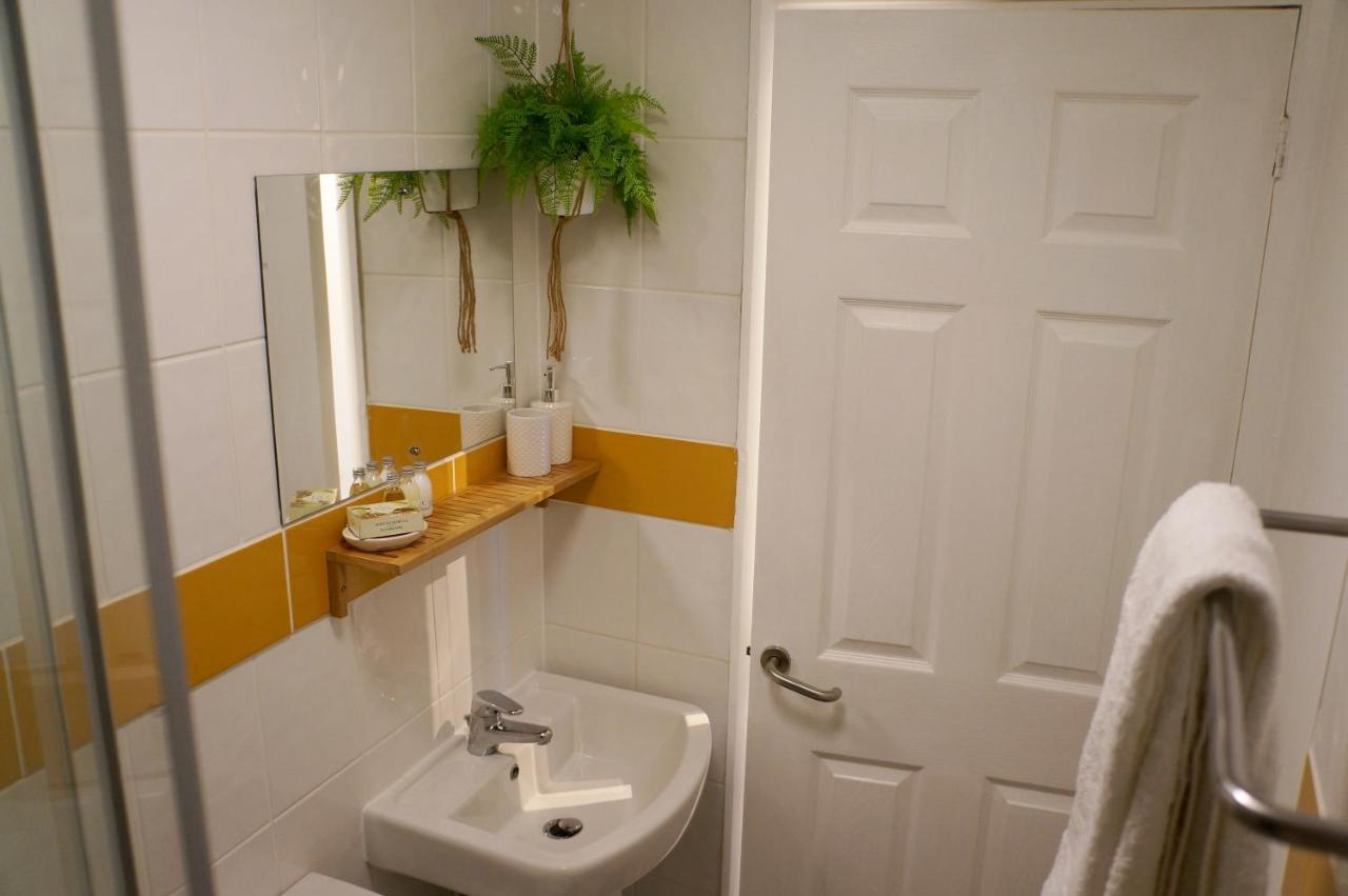 The Oldbrook Garden Flat Apartment Милтън Кейнс Екстериор снимка