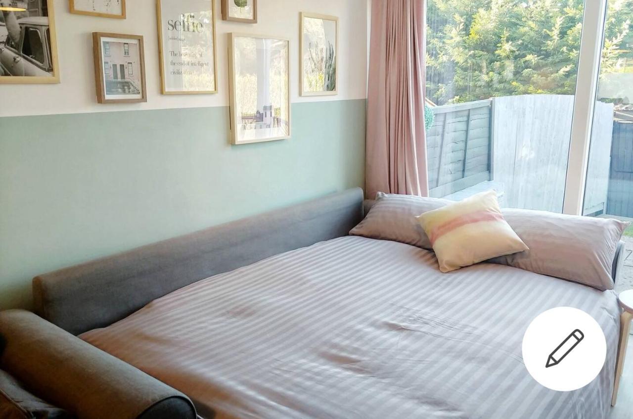 The Oldbrook Garden Flat Apartment Милтън Кейнс Екстериор снимка